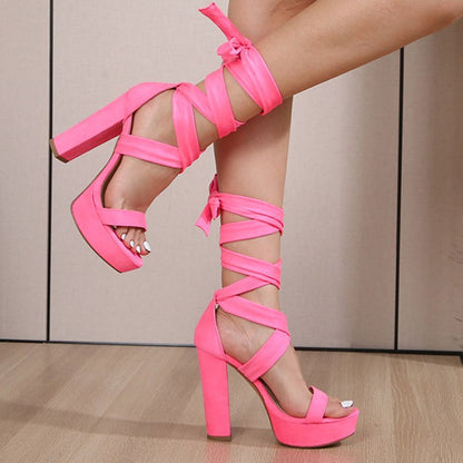 WOLF High Heels mit Kreuzriemen und Schnürung