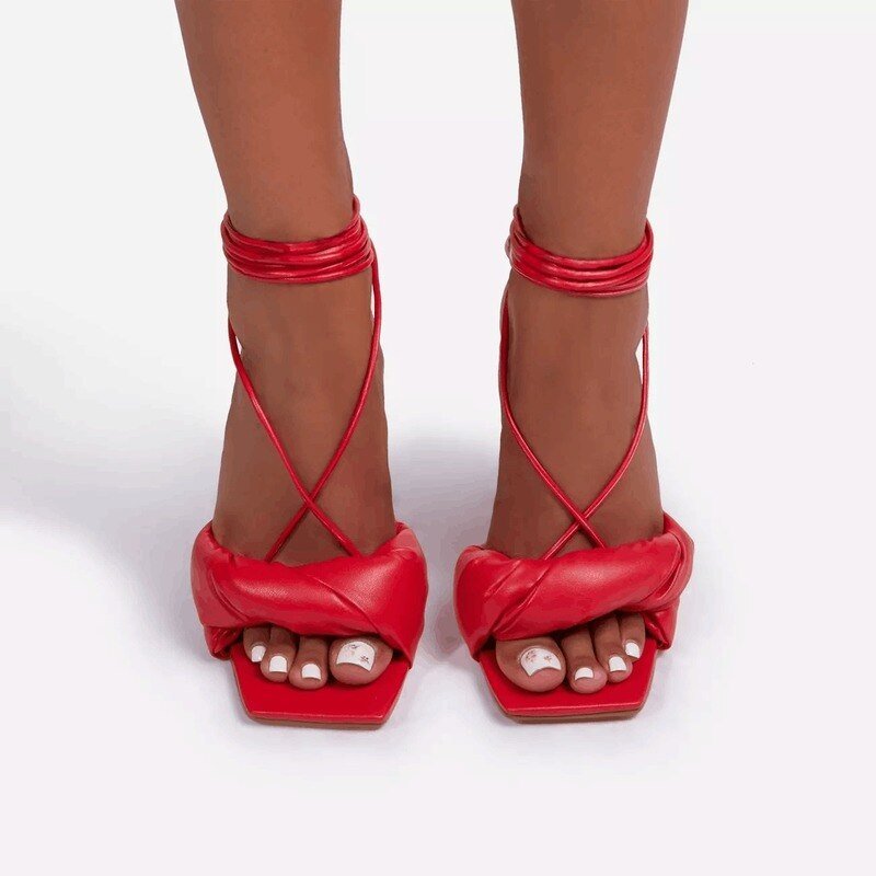 WOLF Lässige Riemen-High Heels