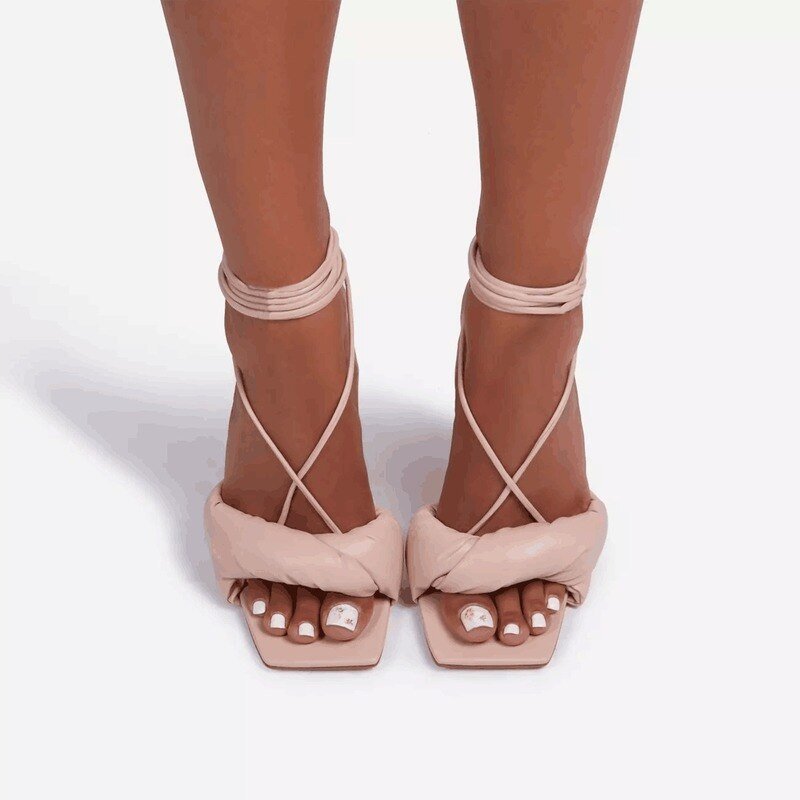 WOLF Lässige Riemen-High Heels