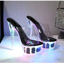 Lade das Bild in den Galerie-Viewer, WOLF Leuchtende High Heels
