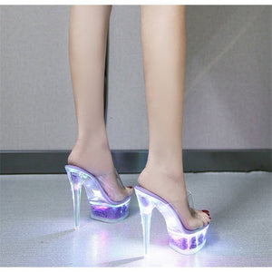 WOLF Leuchtende High Heels