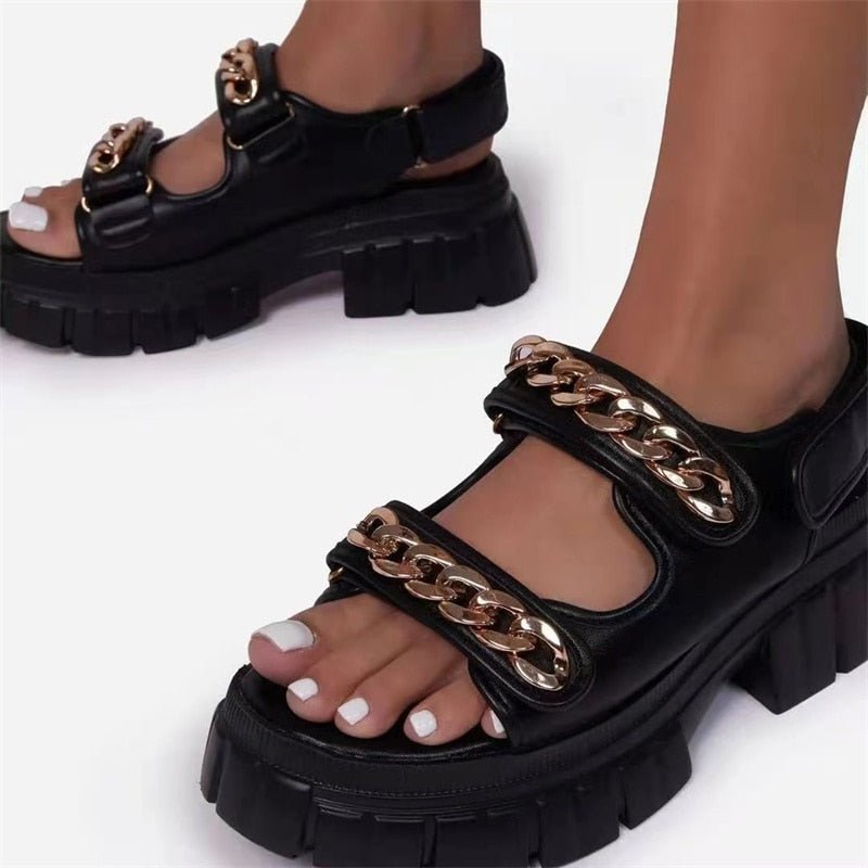 Offene Zehensandalen mit doppelter Kette